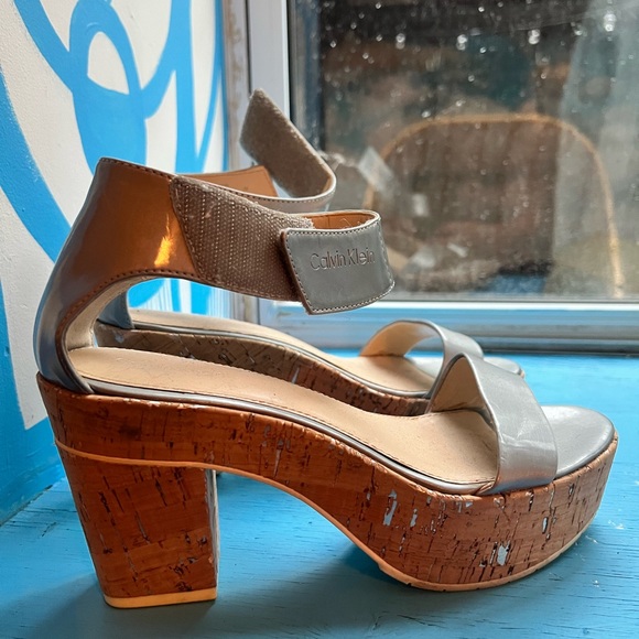 Calvin Klein platform wedged sandals - Picture 2 of 4